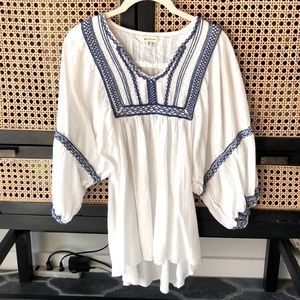 Max Studio White and blue embroidered Top-Hippie, Boho, 70’s style